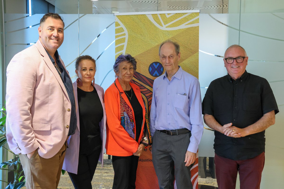 #Yoorrook Commissioners were pleased to facilitate a roundtable discussion today with Sir @MichaelMarmot, Prof of Epidemiology at @ucl and Director of @marmotihe. They discussed the #socialdeterminantsofhealth, including #racism and ongoing #colonialism. @Monash_SPHPM