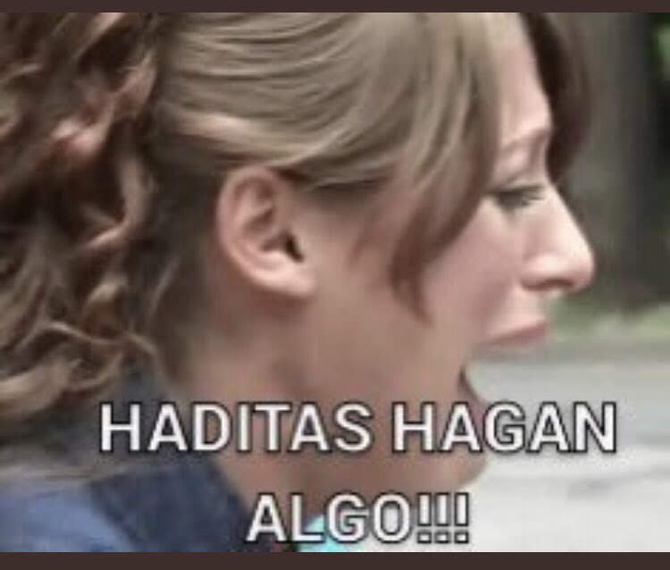 FlopiCaabrera's tweet photo. Se cortó la luz en santa fe estoy a un paso del brote psicótico con delirio místico https://t.co/mNtzGpsMuU