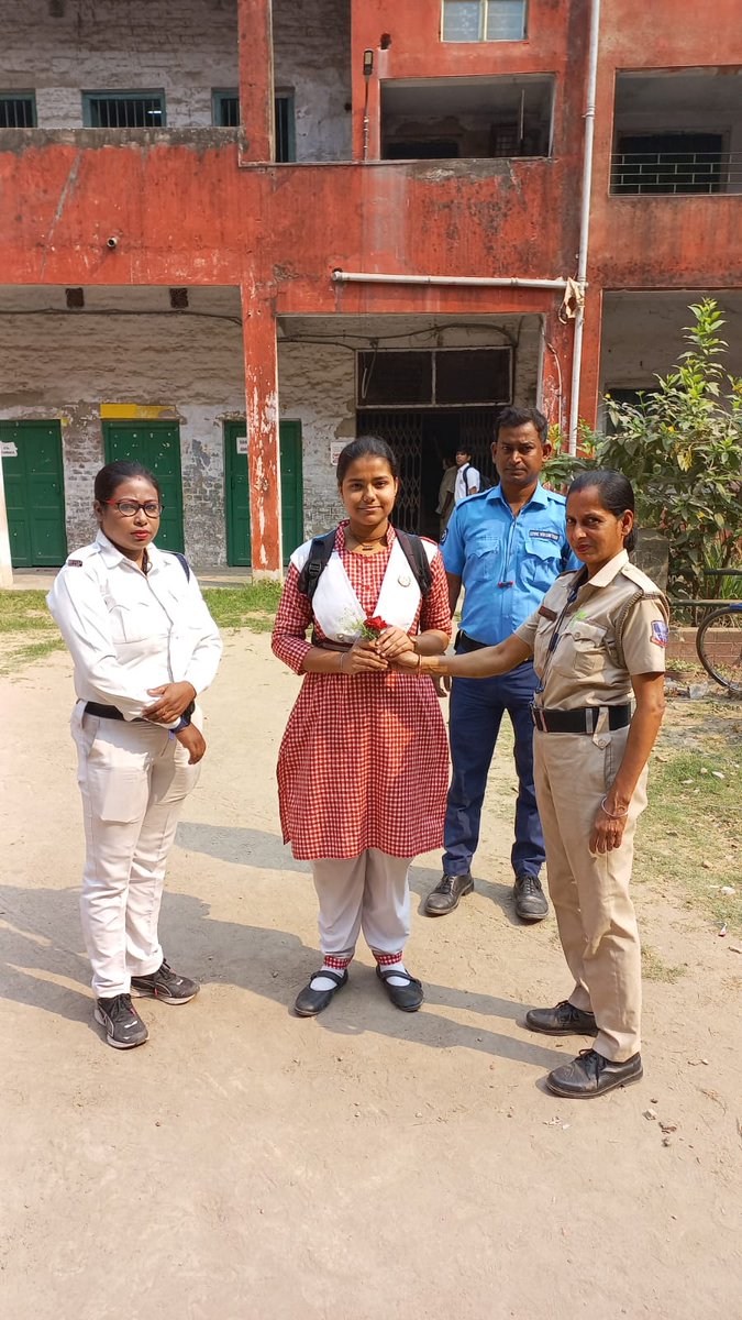 dcpnorthhcp's tweet photo. "If Life is a book, exams are just a line". Just try to write a correct line.
All the best for H.S examination. 
#HowrahCityPolice
#HSExamination https://t.co/VPapkoIvkr