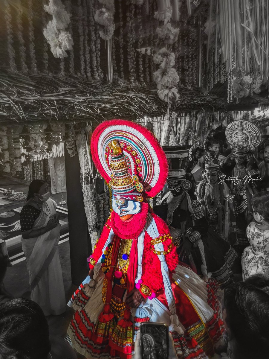 ft_m4hi's tweet photo. Theyyam. #mobilephotography #shotonpoco @IndiaPOCO @gokuldas_ks_ #shotsbymahi https://t.co/XqQsBkwTvN