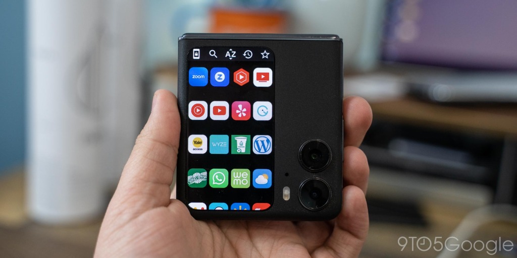 Techinfoeditor's tweet photo. #OPPOFindN2Flip can now run full Android apps on its cover screen

Its outer display is very limited. But there’s a way to run full Android apps on cover screen. #CoverScreen OS needs to be installed, after that can open full apps on outer screen+ full QWERTY keyboard

#exposed https://t.co/A6lZoEAhP9