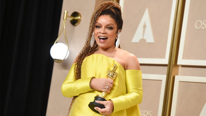 itsbrandontv's tweet photo. Ruth Carter cements her historic moment as first Black woman to win twice. #Oscars https://t.co/98BibLW1yJ