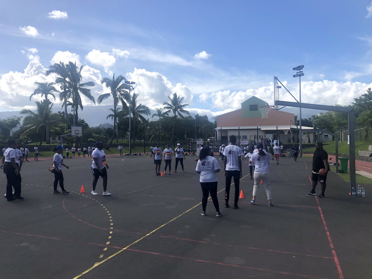 La ligue de Basket de la Réunion, <a href="/VilleduPort/">Ville du Port</a> et @poleemploi_Run organisent l’opération #Dustadeverslemploi pour permettre aux employeurs de recruter différemment ! #TousMobilisés #Paris2024