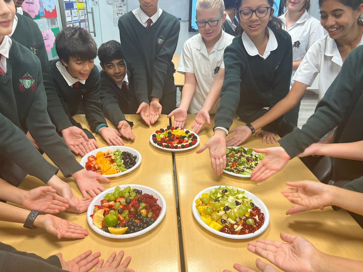 JCD_ArabicB's tweet photo. Here you go! Salad is waiting for you @JumeirahCollege @GEMSEducation @KHDA #HealthyFood #Arabicweek well done year 7 chefs. https://t.co/A2V95H331o