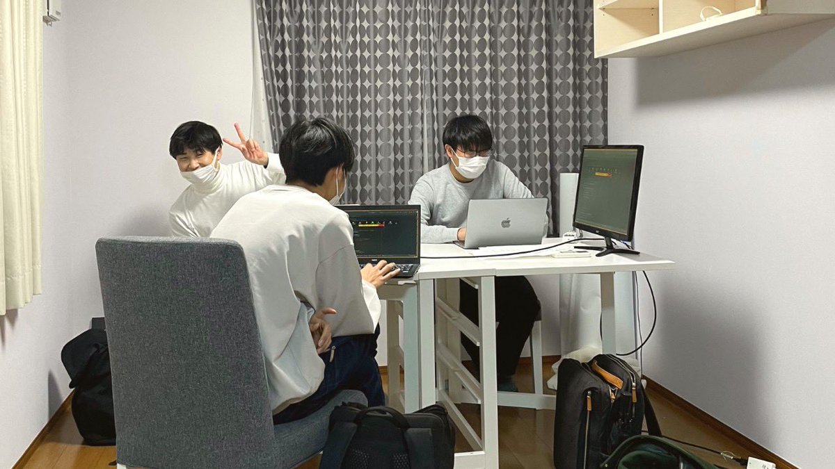 UT_HackerClub's tweet photo. 【初心者大歓迎！】一緒にプログラミングを勉強しませんか？🙌

東大エンジニアリング研究会では、

✅モバイルアプリ開発
✅AI・機械学習
✅ゲーム開発

など、様々な分野を学ぶメンバー約70名が在籍しています！

未経験者も大歓迎！あなたもこの機に、プログラミングを始めませんか？

#春から東大 https://t.co/ZLWDmI0jFd