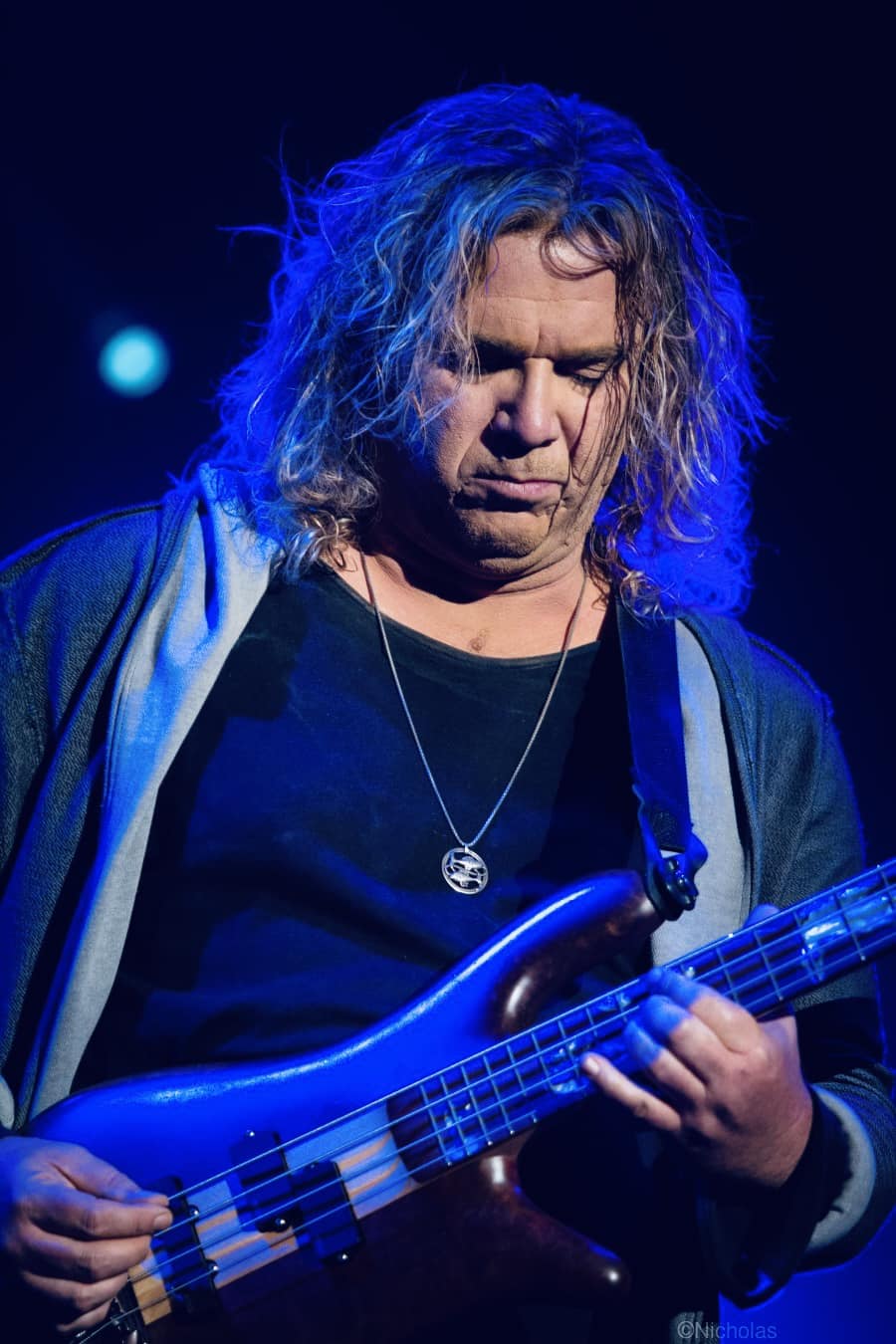 Happy birthday to Billy Sherwood (Yes, Toto, Air Supply) 
(March 14, 1965). 