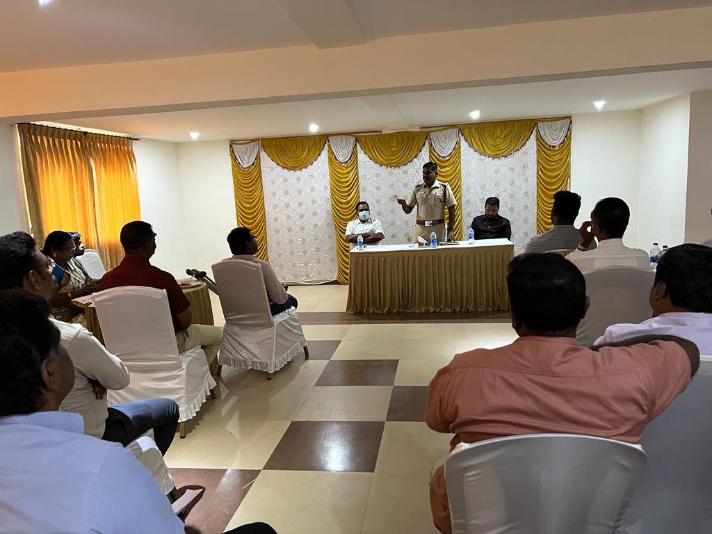 TutyCFSAsstn's tweet photo. March 2023 monthly meeting of Tuticorin CFS Association held on 13th March, 2023 followed by a program by Mr. S. Kumar https://t.co/hp28deMHIL. A.Dip.F.E., The District Fire Officer, Fire &amp; Rescue Services, Tuticorin, regarding summer fire prevention.   1 / 2 https://t.co/HJm5XV5Z9p