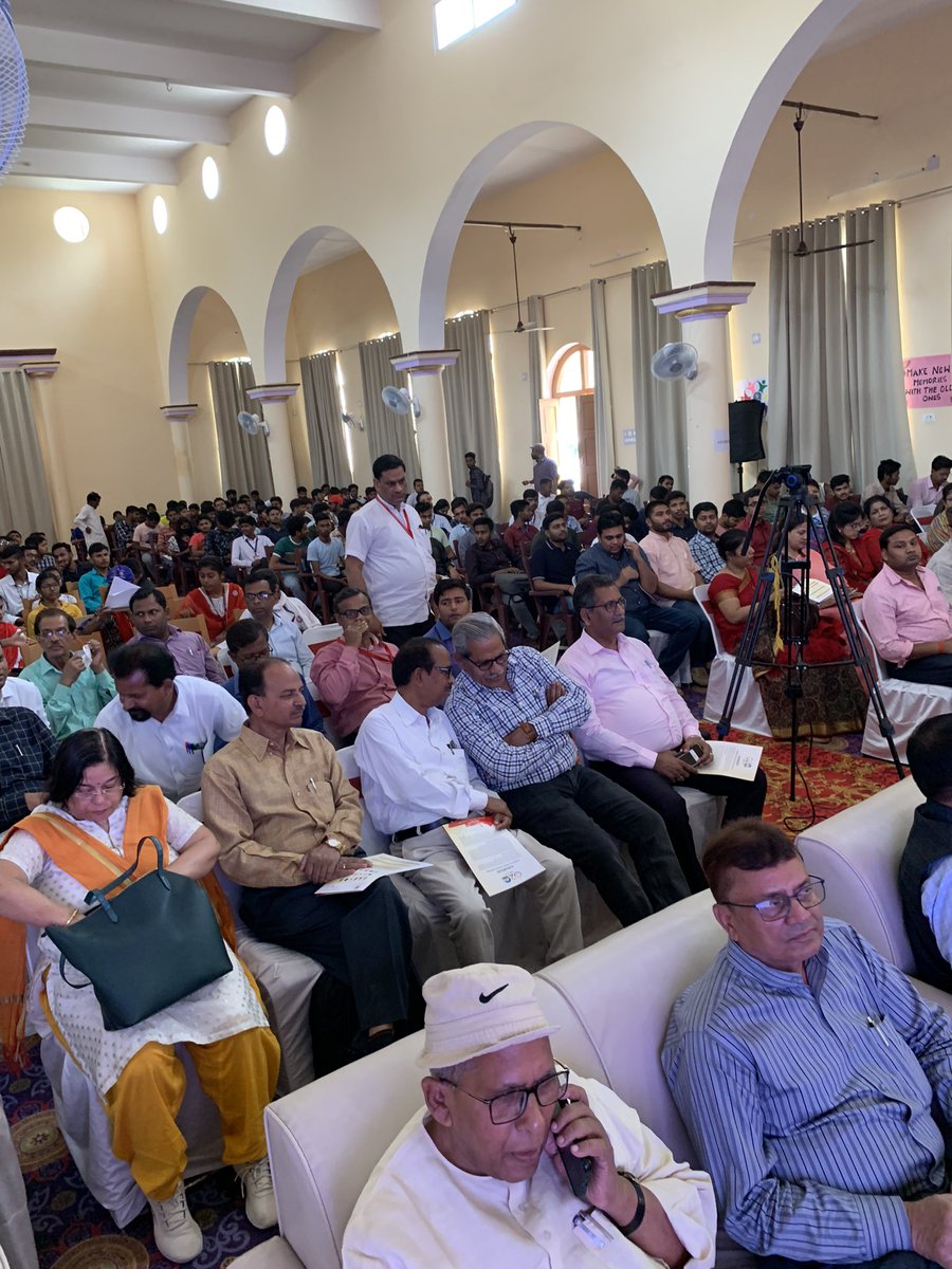 Ambassador Shri Muktesh Pardeshi, Special secretary G20 at his alma mater Patna college for a G20 University Connect special lecture. @g20org @G20_Bharat @RIS_NewDelhi @MukteshPardeshi @Sachin_Chat @patnauniversity #G20Universityconnect #Janbhagedaari #Jantakag20