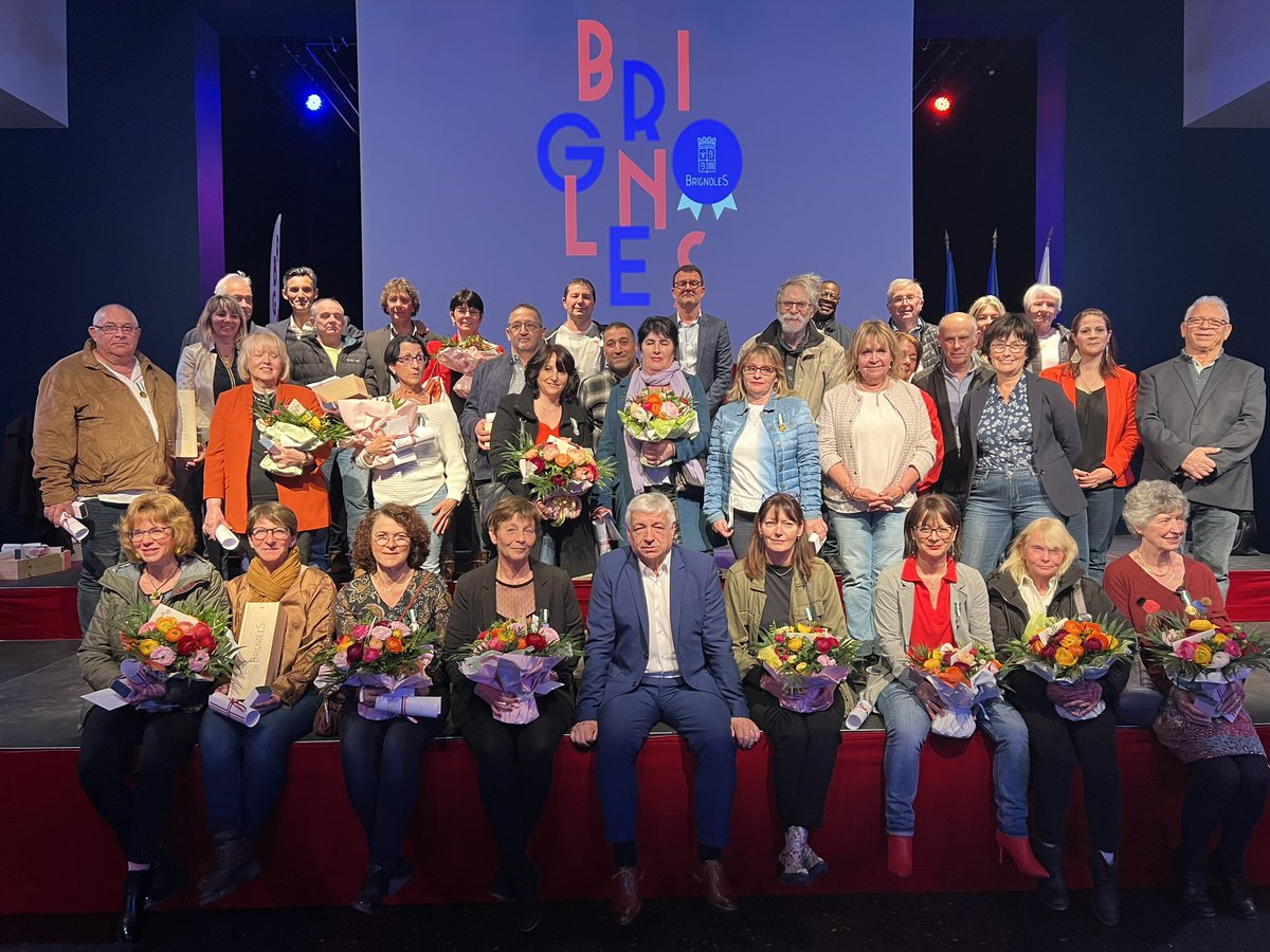 🏅Félicitations à nos 30 médaillés du travail mis à l’honneur ce soir à l’occasion de la cérémonie qui vient récompenser 20, 30 ou 35 années de services au sein de la Ville de Brignoles.

Bravo et merci à eux pour leur engagement auprès de notre collectivité !