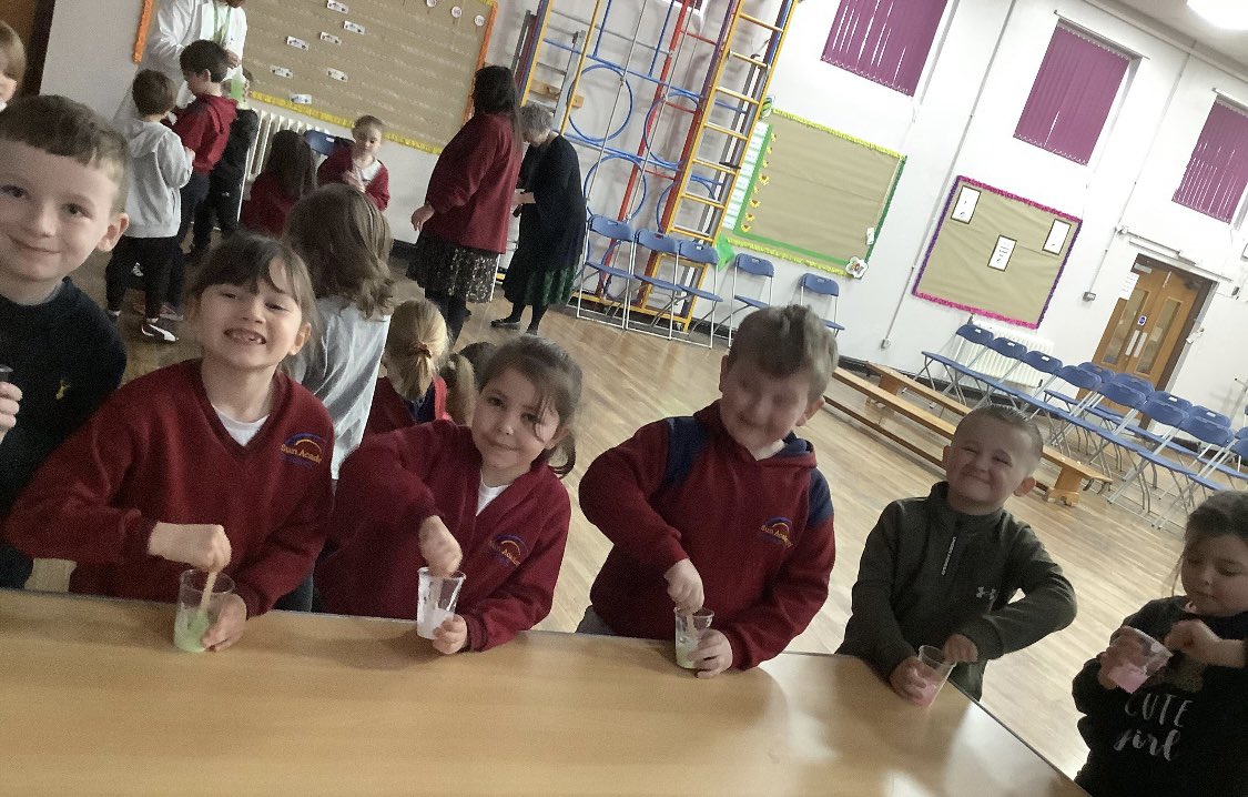 Sunbradwell's tweet photo. Our assembly & science workshops have been phenomenal. We mixed a few ingredients together & made slime... amazing!
Y1 also did a walking water experiment using science words e.g. hypothesis & conclusion.
⚗️🧬🥼🧪
#superscience #worldscienceweek #weloveslime
#SublimeScience https://t.co/9hX3vDekCF