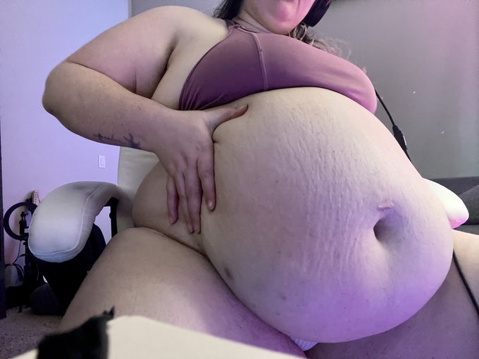 Watch Laura fatty's leaked NSFW photo on TwXstars