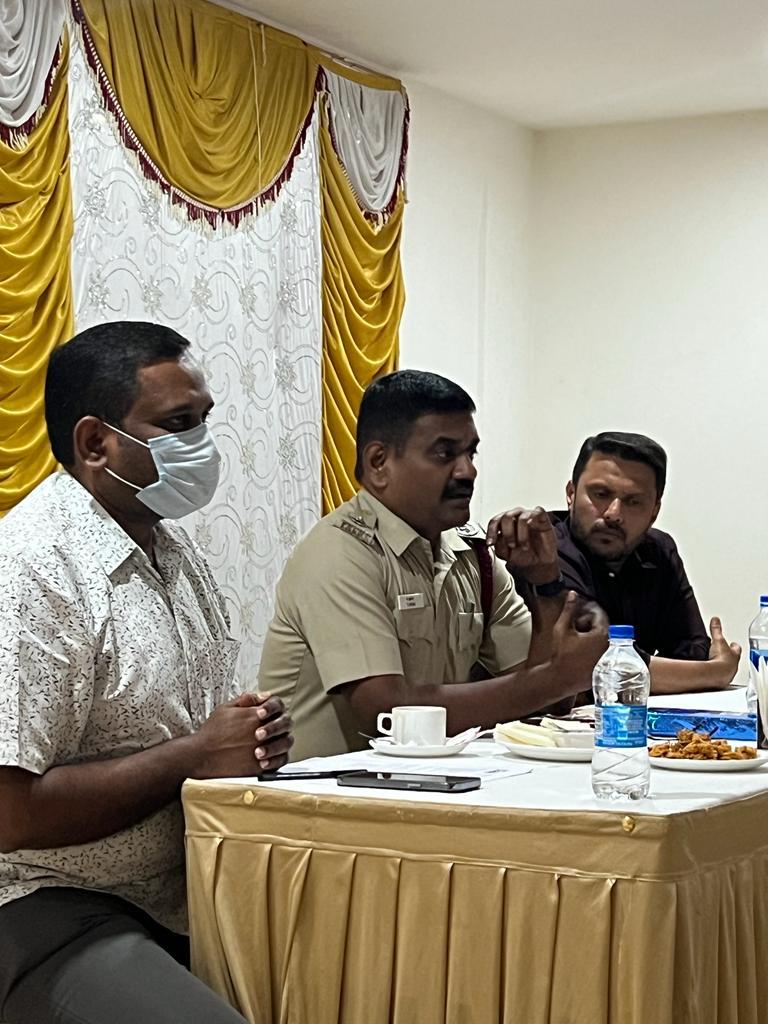 TutyCFSAsstn's tweet photo. March 2023 monthly meeting of Tuticorin CFS Association held on 13th March, 2023 followed by a program by Mr. S. Kumar https://t.co/hp28deMHIL. A.Dip.F.E., The District Fire Officer, Fire &amp; Rescue Services, Tuticorin, regarding summer fire prevention.   2 / 2 https://t.co/ck9eMR8Xl8