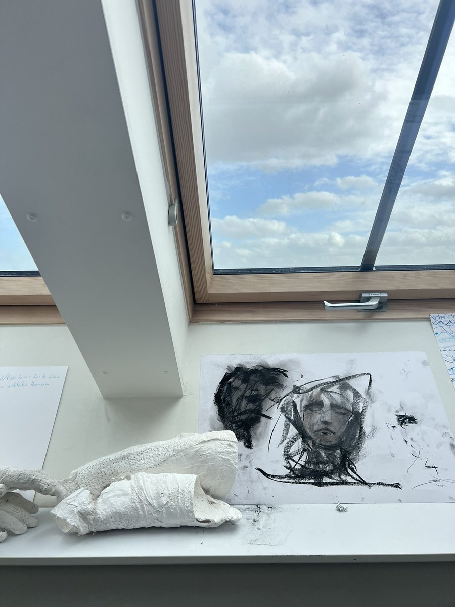 ML_ArtsPla's tweet photo. Demi-journée de découverte de l’enseignement des arts plastiques au lycée pour mes 3emes au lycée Lebrun de Coutances. Presentations, échanges, questionnements toujours enrichissants! #liaisoncollegelycee #artsplastiques https://t.co/rHZh79ecE2