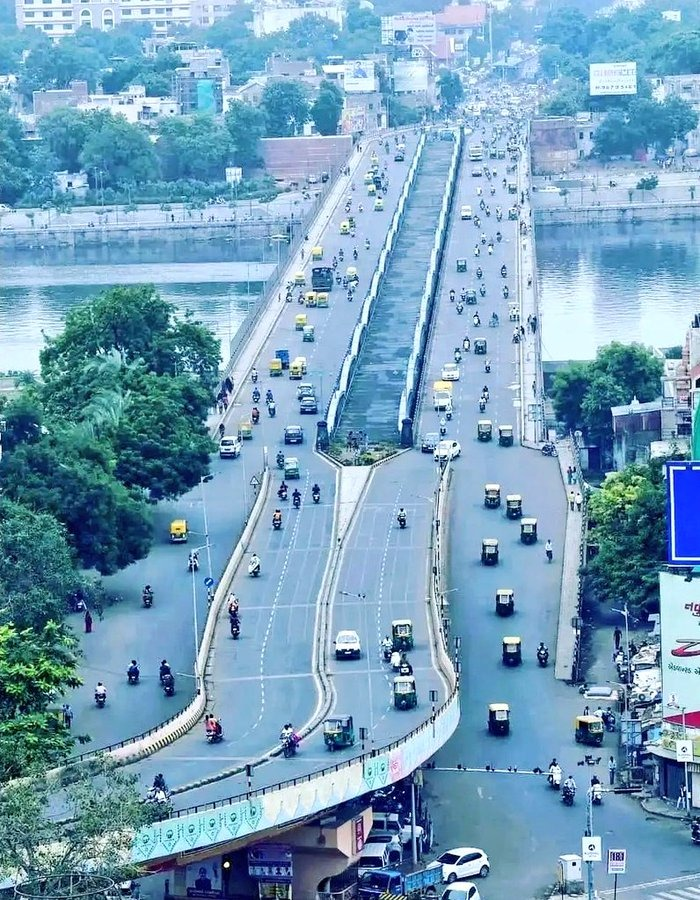 RituRathiBjp's tweet image. આધુનિક ગુજરાતનું પ્રતિક અમદાવાદનો એલિસબ્રિજ ⛩️

#GujaratDevelopment #GujaratGrowthStory #VibrantGujarat