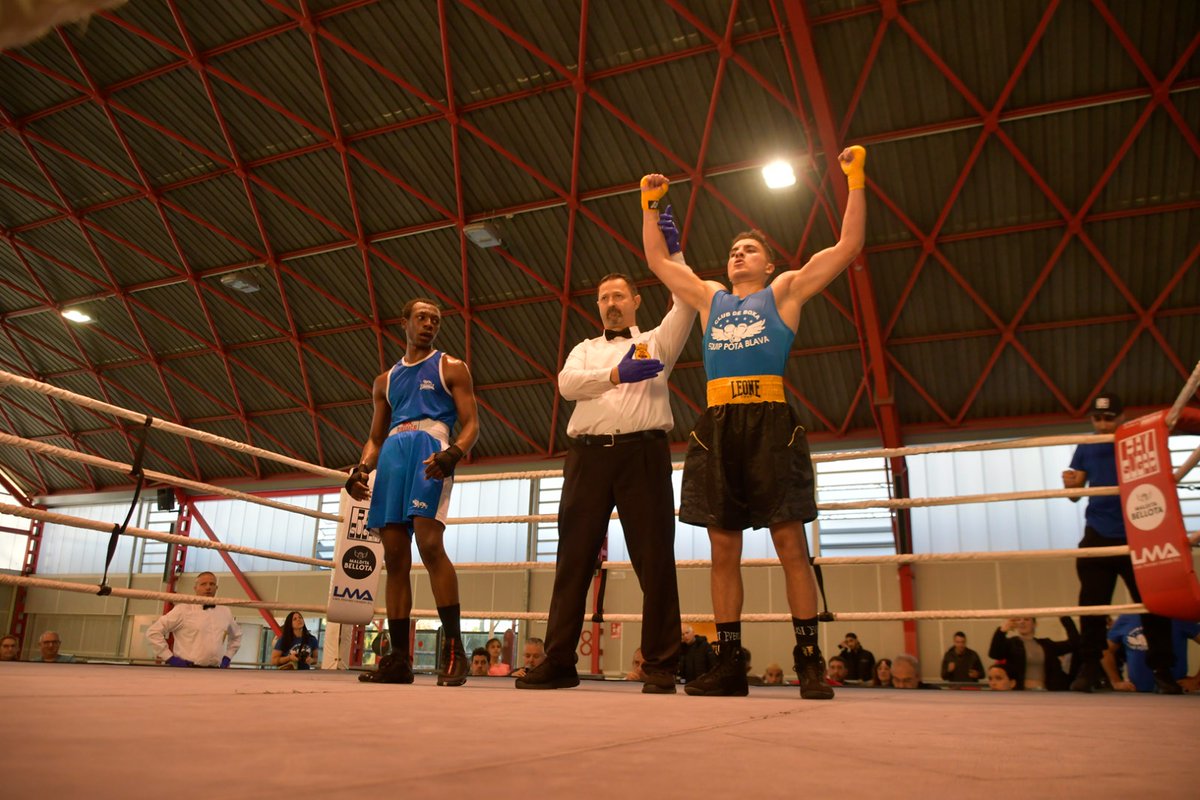 periodicdelta's tweet image. El Club Boxeo Prat guanya dos combat i un nul en el retorn de la boxa al Sagnier

#elprat
#boxa #boxeoprat

📸 #fernandovecino
 periodicdelta.cat/noticia/204589… vía @periodicdelta