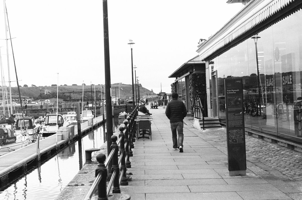 Plymouth, 2023
#filmphotography #streetphotography #believeinfilm #filmisalive #filmisnotdead #monochrome #ilfordfp4