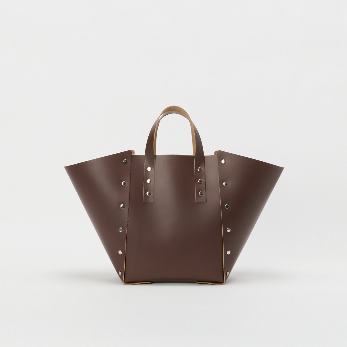 HenderScheme's tweet photo. New collection 2023ws(winter/spring) delivery will start from the 18th of Mar.
Flagship stores @sukima_shop and retailers in Japan.
*abroad: late Mar

assemble series
color: black, white, beige, dark brown, navy

#assemble #henderscheme #2023ws https://t.co/sWVjPJCtzN