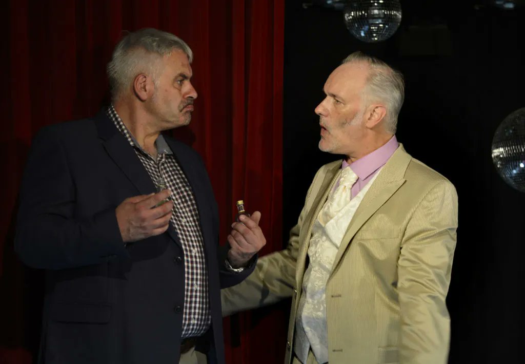 Stille Hunde in Duderstadt: “Marzipanschweine” in der Stadtbibliothek im historischen Rathaus
#clanyseichsfeldblog #duderstadt #stadtbibliothek #stillehunde #theater 
buff.ly/3ZWeuDG