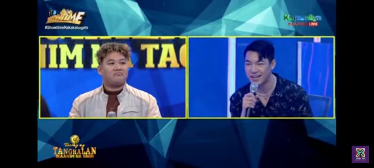 DarrenTrendsOfc's tweet photo. Our Hurado Darren giving his  comments and good feedback to the TNT contestant! 

TNTHuradoDARREN-D9
#DARREN @Espanto2001
#ShowtimeNakakabagets https://t.co/hzHnATJOSh