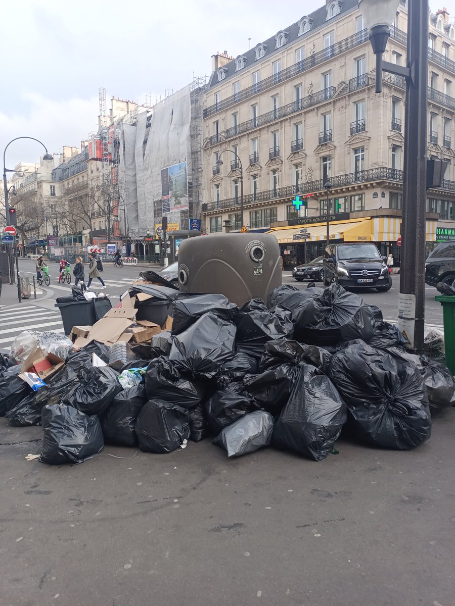 missblabla75's tweet photo. @ACORDEBARD @Anne_Hidalgo @egregoire @PaulSimondon Avec l' #amere de #saccageparis c'est  #paris #poubelle #plancrack 25 M€ #dette 10 milliards #clandestin #achat boîte de nuit gay 8 M€...bref tout pour des #gabegies et taxer parisiens avec 60% #TaxeFonciere #massacre à la tronçonneuse de nos #arbres https://t.co/Q1PySkCMbl