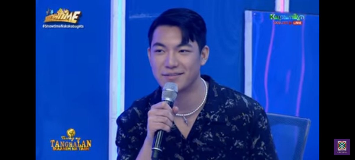 iLoveDarren_24's tweet photo. Our most handsome and.very talented Hurado Darren! So  proud of you Judge Darren! 

TNTHuradoDARREN-D9
#DARREN @Espanto2001
#ShowtimeNakakabagets https://t.co/nkbpSYyXS6