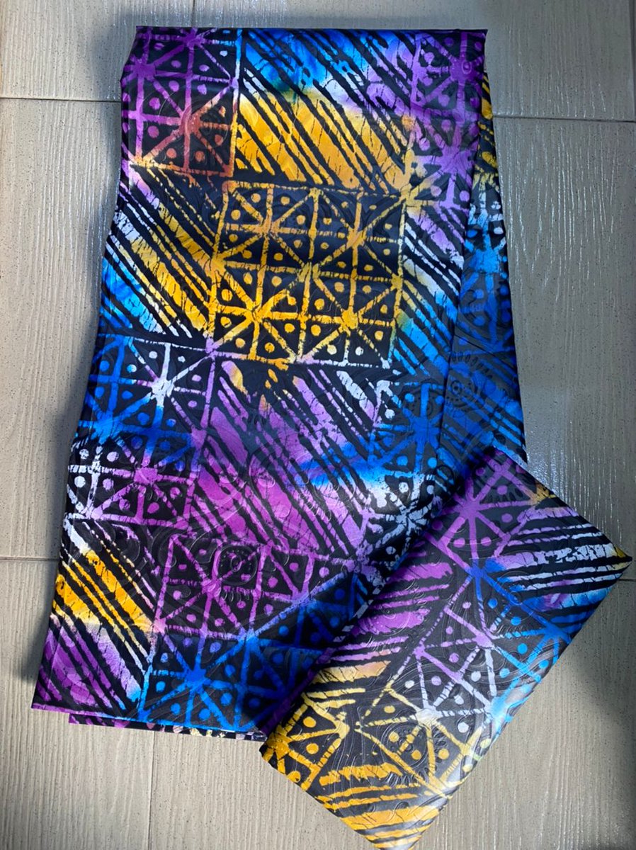 HardassahF's tweet photo. Have you heard of Adire Batik Polish print 😊, it's 70% polyester and 30% cotton. Not bad, does not wash off and very affordable. It's just #5k for Five Yards. #onlyconnect #Oscars #VendorsPRO #adire #SmallBusiness https://t.co/xSQm9axnBC