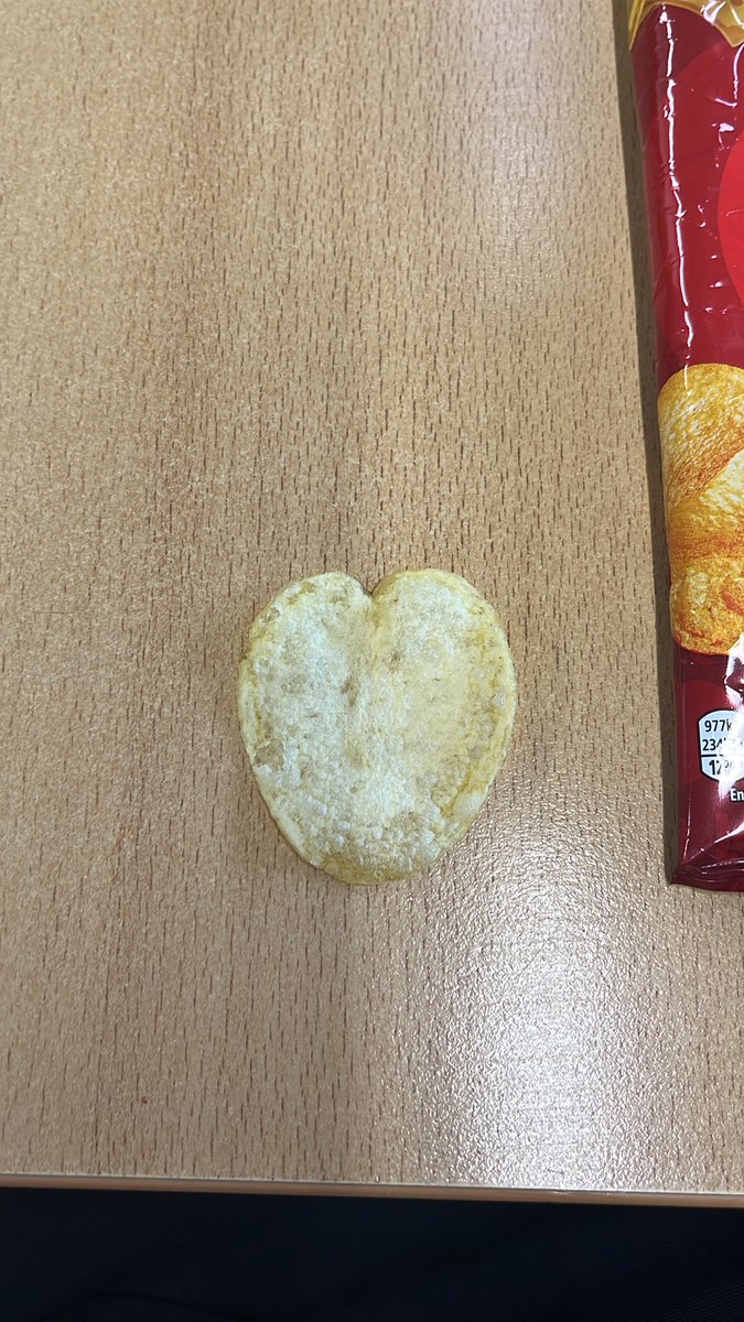 stuskill's tweet photo. @walkers_crisps #lovefromwalkers https://t.co/7b0ubVzyqa