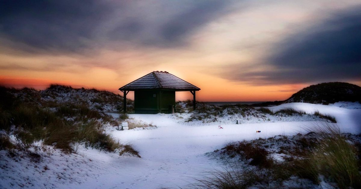 StewartPaul1's tweet photo. Snowy scenes of Cruden Bay Golf Club.
@Crudenbaygolf @HavershamBaker @DunesCrudenBay #bunkeredonline  #scotlandgolf #golf #tommorris https://t.co/CRAy0YxdM3