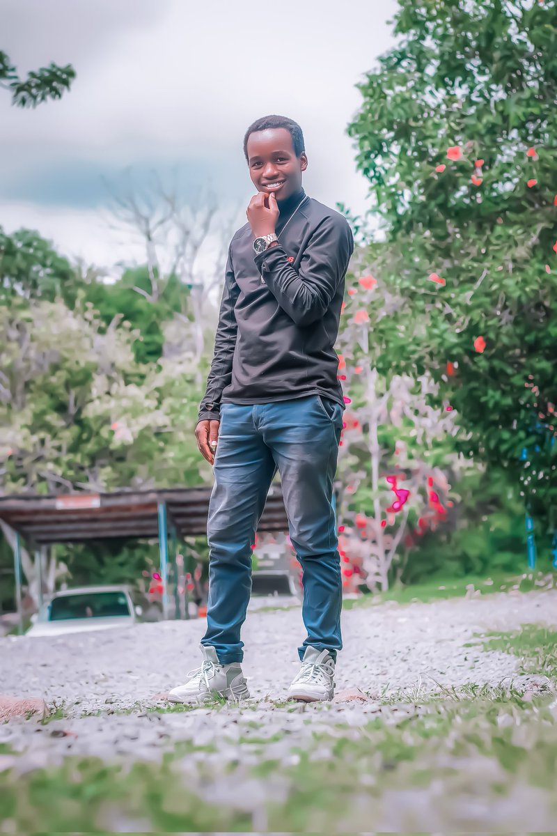 EngKoech23's tweet photo. Photo editing...want to make your photo graphics suberp dm https://t.co/KKinJh9I8e