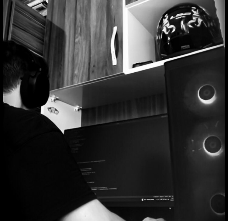 Kendini bağışla. Geçmişinden gelen neleri tutuyorsan bırak gitsinler.