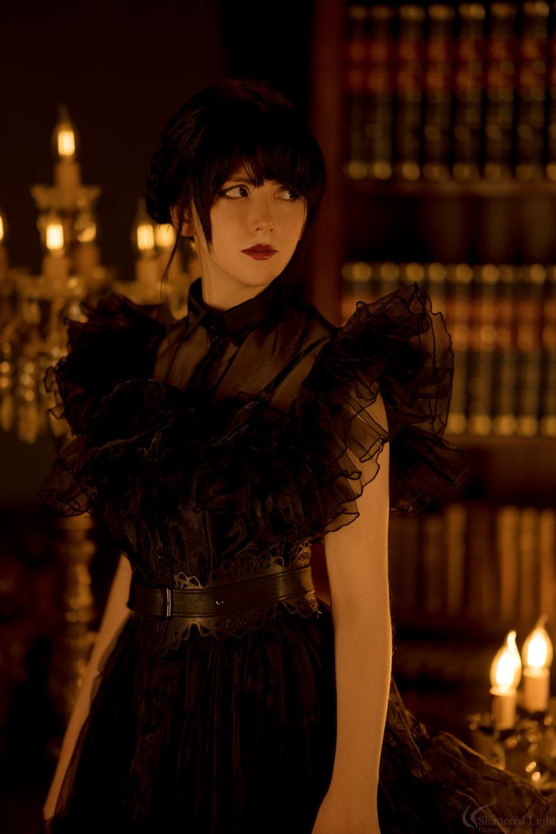 ShatteredPhoto's tweet photo. You loved to see her dancing happily in this dress so here is

@paiclyacosplay as Wednesday 🖤 https://t.co/lPXXeHNzHi