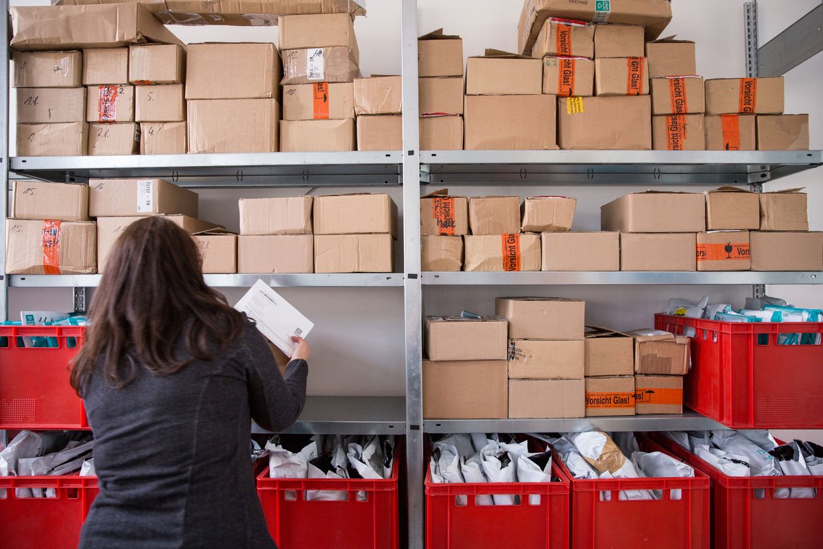 spread_group's tweet image. Have you ever wondered what happens to our returns 📦? We donate 70% to charity and downcycle 30% (mainly products with custom imprints). We were able to donate 68 boxes stuffed with goodies 🧥👚👕 to help people in need all over Europe in 2022. #goodtoknow #spreadthegood