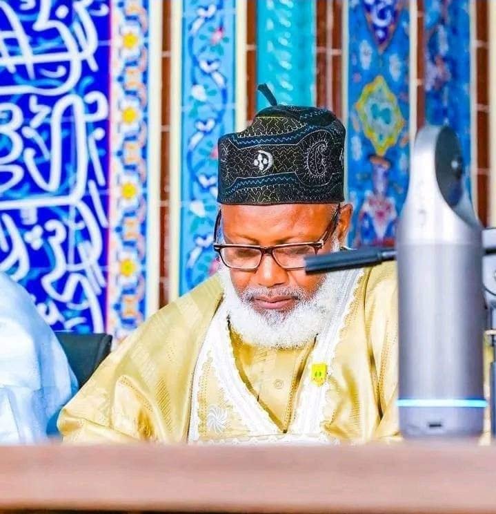 Stills from yesterday's discussion don't forget to join us today after Maghrib. Pls retweet for a wider reach.