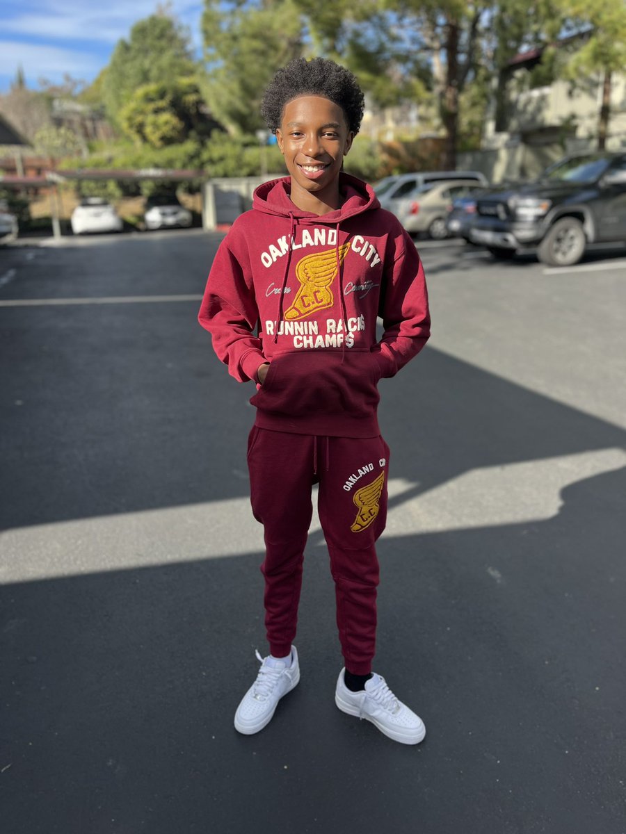 MunmonSimoan's tweet photo. I can’t believe I have a 14 year old… Who’s now 5’8 (Taller than me) 😱

Happy Birthday to my 1st Born, DeS 🥳  14 years old on the 14th 🎂❤️👑♓️🏀🏈

#DeSFace #14YearsOld #My1stBorn #March14th https://t.co/s2HXGCLLMo