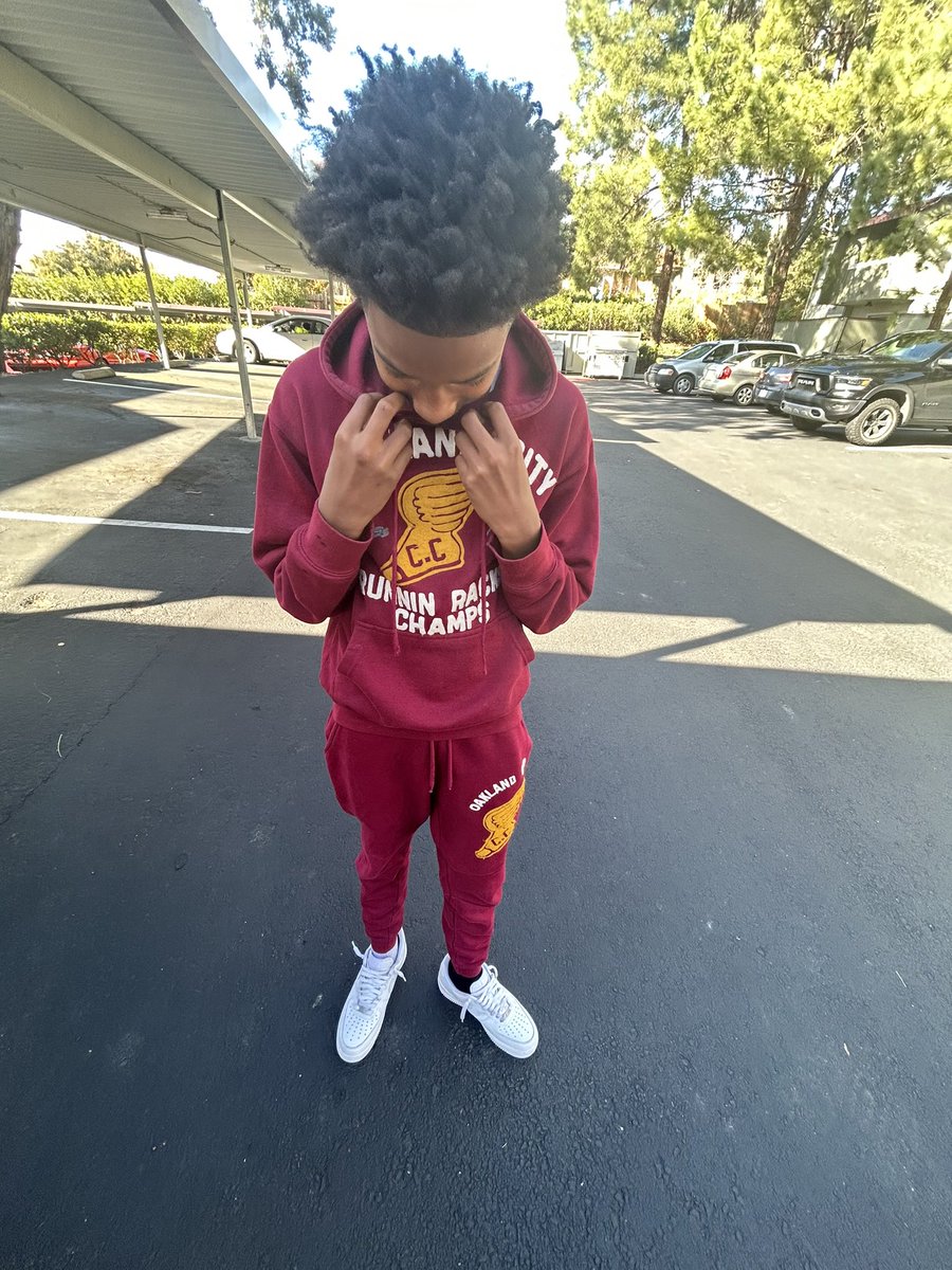 MunmonSimoan's tweet photo. I can’t believe I have a 14 year old… Who’s now 5’8 (Taller than me) 😱

Happy Birthday to my 1st Born, DeS 🥳  14 years old on the 14th 🎂❤️👑♓️🏀🏈

#DeSFace #14YearsOld #My1stBorn #March14th https://t.co/s2HXGCLLMo