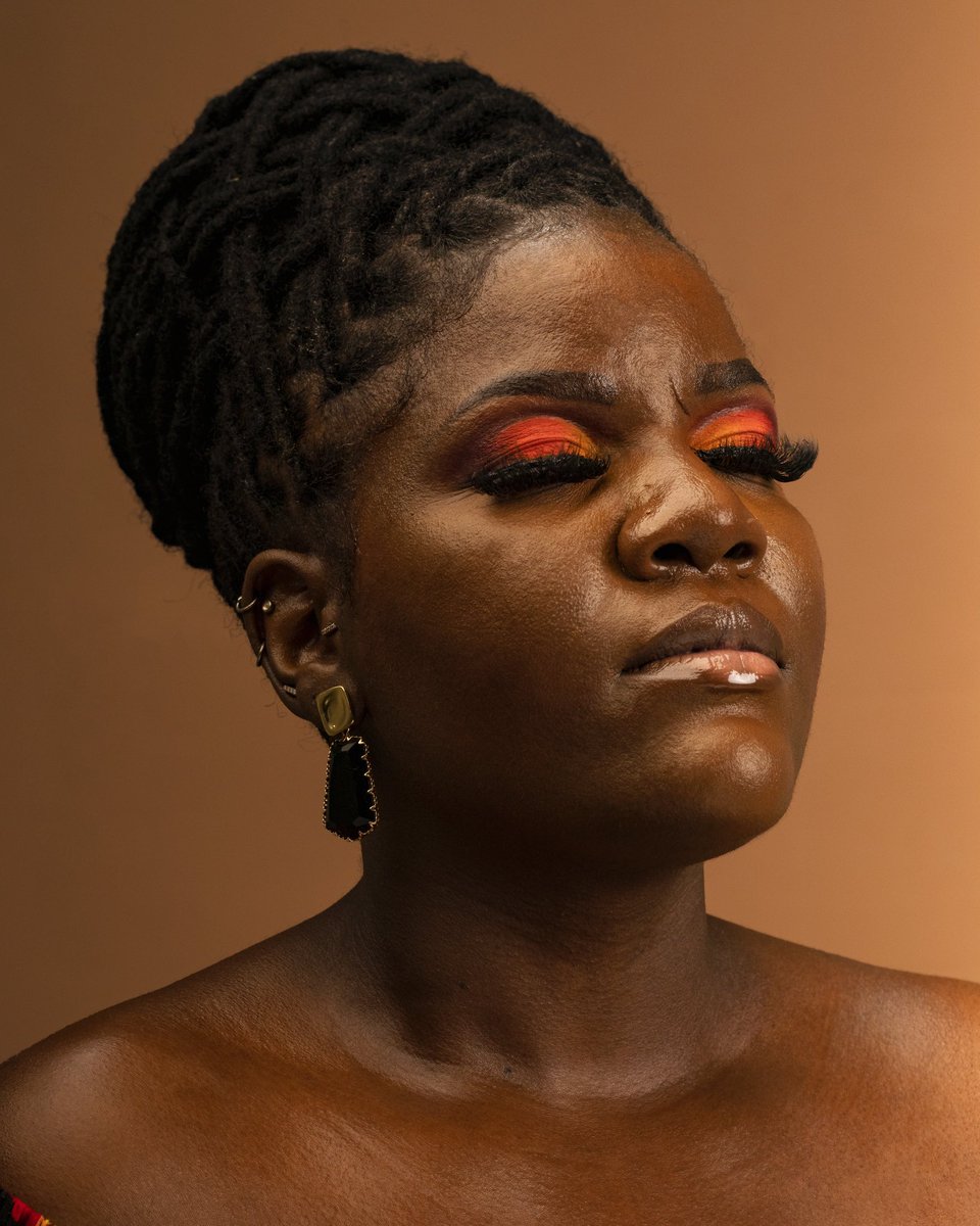 WalokoStudios's tweet photo. Textures Et Al 🌻 1 of 3 

We had the pleasure of working with @fungi_dube on series of images for both her birthday and personal branding.

MUA: @makanakabeautybar
Assistant: @wondaman11 
Photgraphy: @will_i_are for @walokostudios
Location: @mendelstudio_63 https://t.co/7T7U5OYD8v