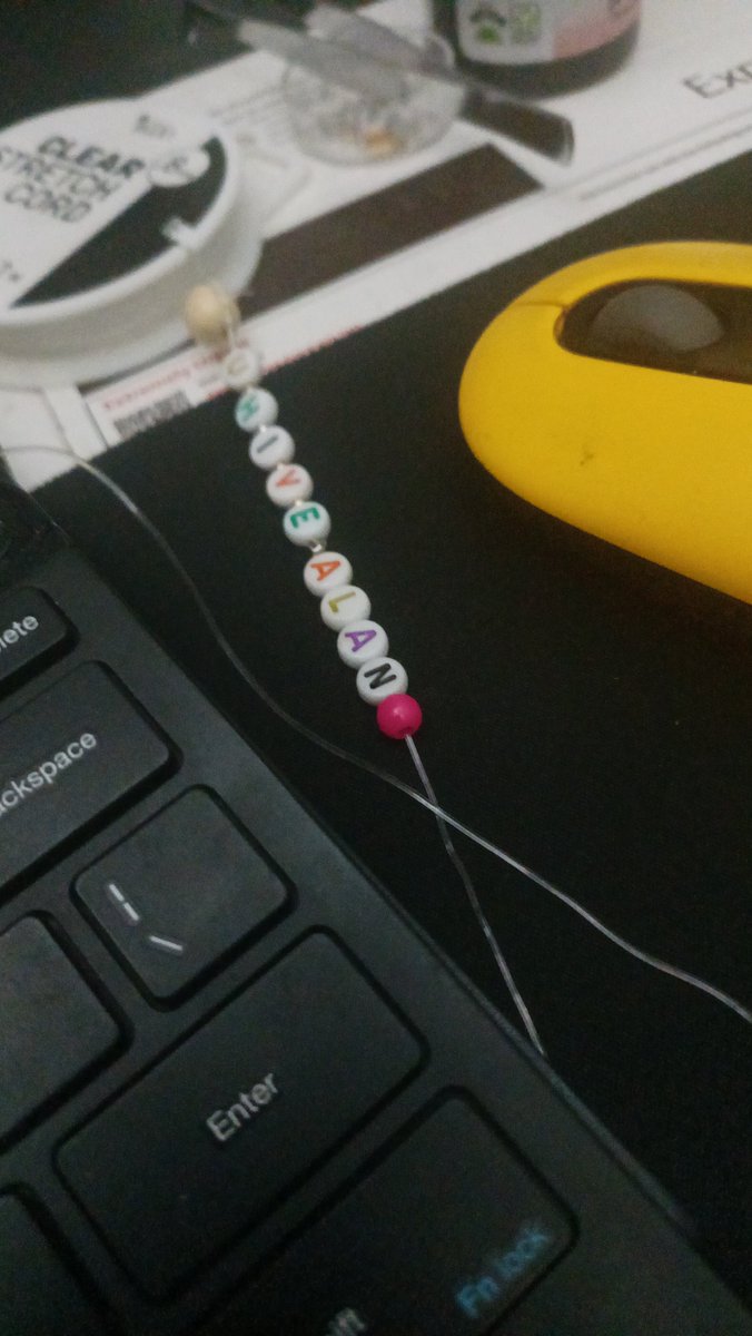 BraceletMeSVS's tweet image. Man people are annoying.
After a huge loss when I couldn&apos;t recover my #SurfaceGo 2 from #RTC, my black mesh bag with that main item and expensive accessories, then again with my #FoxyBae bag at the shitty ass Rancho &amp;amp; Craig Laundromat, I need my pocket knife you stole from court.