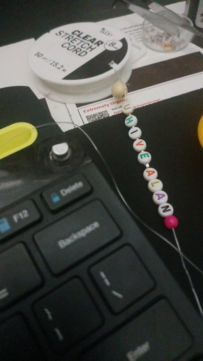 BraceletMeSVS's tweet image. Man people are annoying.
After a huge loss when I couldn&apos;t recover my #SurfaceGo 2 from #RTC, my black mesh bag with that main item and expensive accessories, then again with my #FoxyBae bag at the shitty ass Rancho &amp;amp; Craig Laundromat, I need my pocket knife you stole from court.