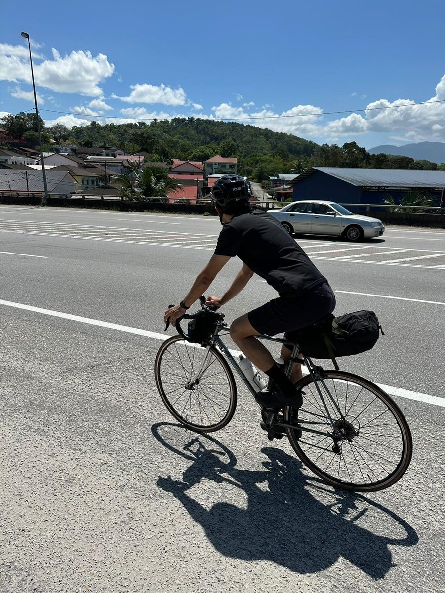 paderinanas's tweet photo. Good to be back on saddle.
Wish you were here my dude @kuihdanmuih. Ride soon dalam syurga nanti 🤙🏼 Rindu argh! https://t.co/4Tw2U5qK6B