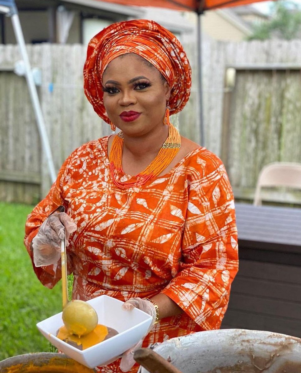 HardassahF's tweet photo. Where are my #alagaiduro #eventplanners #caterer #olopo #Usher 😍 etc. How do u stand out ds season @owanbe, I av something nice 4u. Adire Batik Fabrics makes you look unique &amp; sweet. It's available in colors &amp; designs. Price range 4rm #7k - #15k for five yards. Send us a DM. https://t.co/XHNzqEhb97