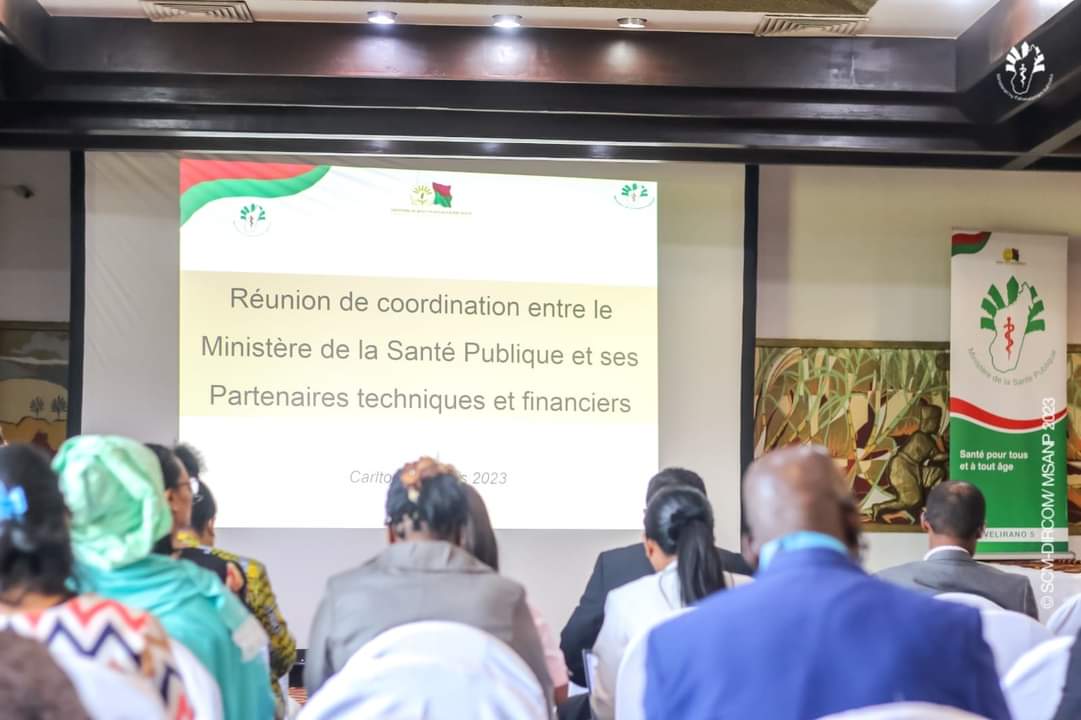 Msanp_Mada's tweet photo. Réunion de coordination du MSANP et des PTFs - 09 Mars 2023

Une opportunité pour renforcer le partenariat 🤝en vue d'atteindre les objectifs communs en terme de santé publique. 

Velirano 5: Santé pour tous et à tout âge 
#Msanp #OMS #Coordination
@OMSMadagascar https://t.co/vJFw6TmQG7