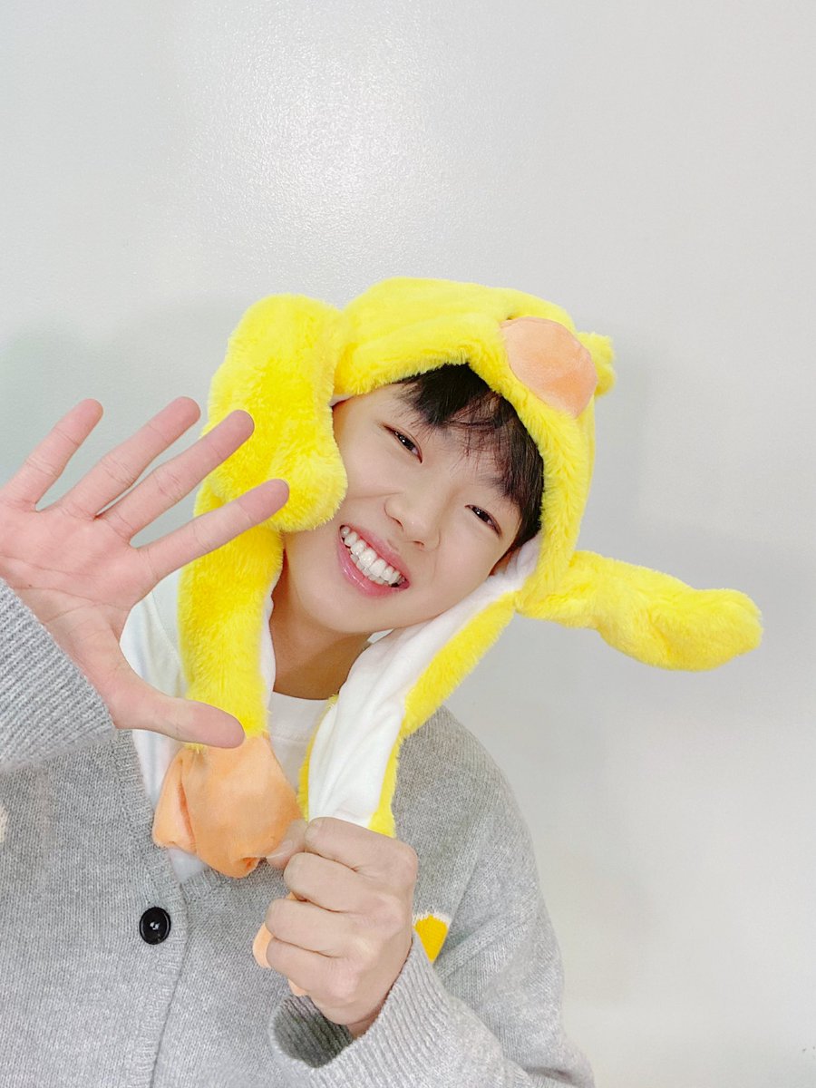 안녕하세요! 삐약이랑이에요🐣
아직은 삐약이지만, 제가 무럭무럭 커서 멋진 닭이 될 때까지 🐥삐약 이랑이🐥의 성장을 지켜봐 주세요👀

#소년판타지 #FANTASYBOYS
#강이랑 #KANGIRANG