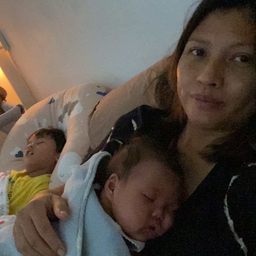 Menjadi Ibu tuh, 
Aduh, aduhai nano nano rasanya ya
Kadang pengen balik jadi single aja. Bebas merdeka.

Tapi, lebih sering lagi untuk kembali memutar waktu dari awal kehamilan.
Untuk mengulang lagi momen dan perasaan yang sama dan indah untuk kedua kalinya 🥺