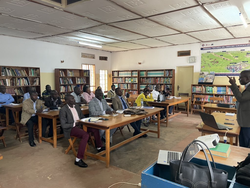 URSBHQ's tweet image. The #TaxpayerRegisterExpansionProgramme was crafted to enhance joint operational synergies of agencies involved in formalisation, registration, collection of revenue and enhancement of services across the country. 
#TREP is in 34 #LocalGovts across Uganda. 

#TogetherForUganda.