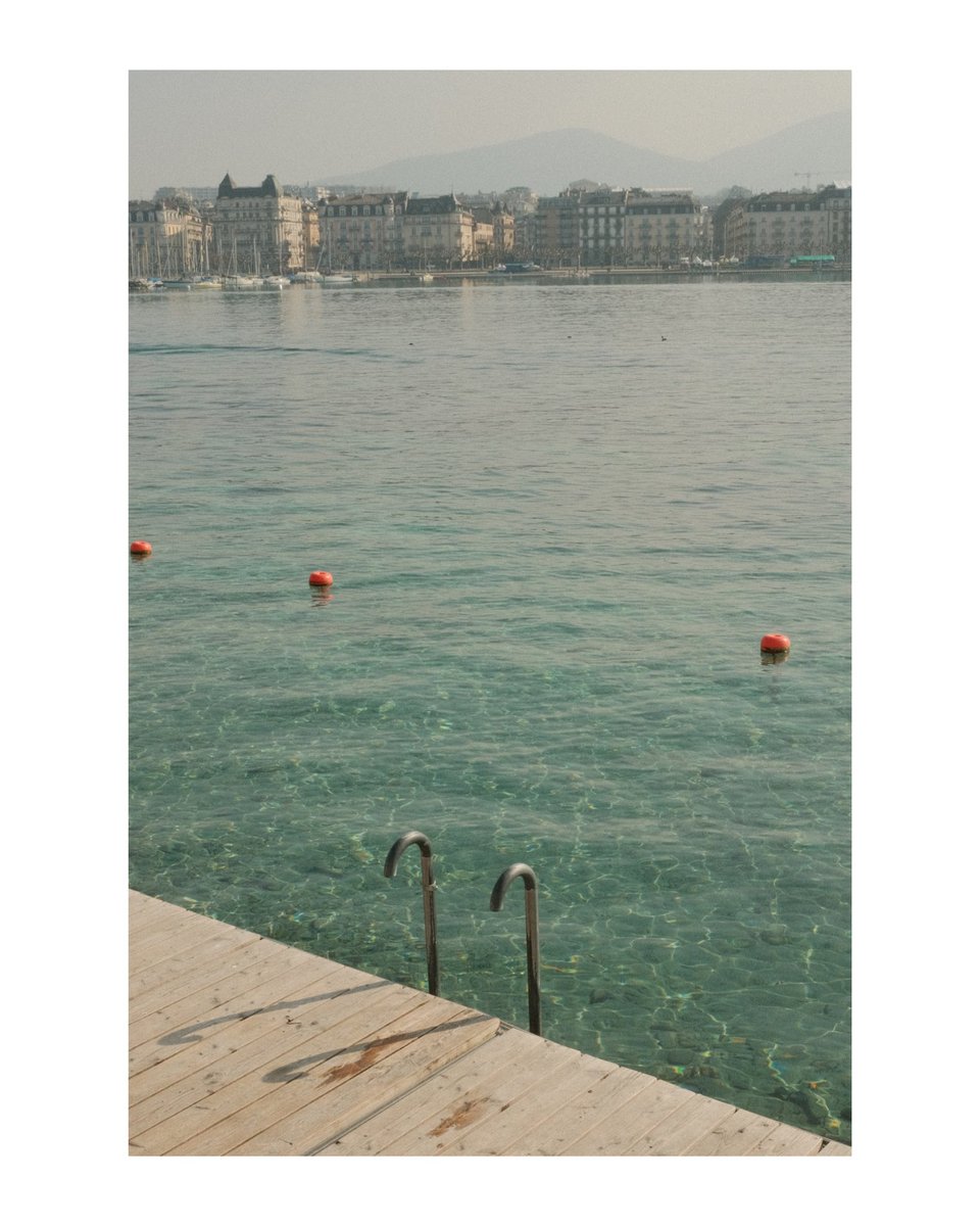 TheOgach's tweet photo. Playing around with my Fujifilm #x100v in Geneva 😮‍💨 https://t.co/ypBCr4yY4l