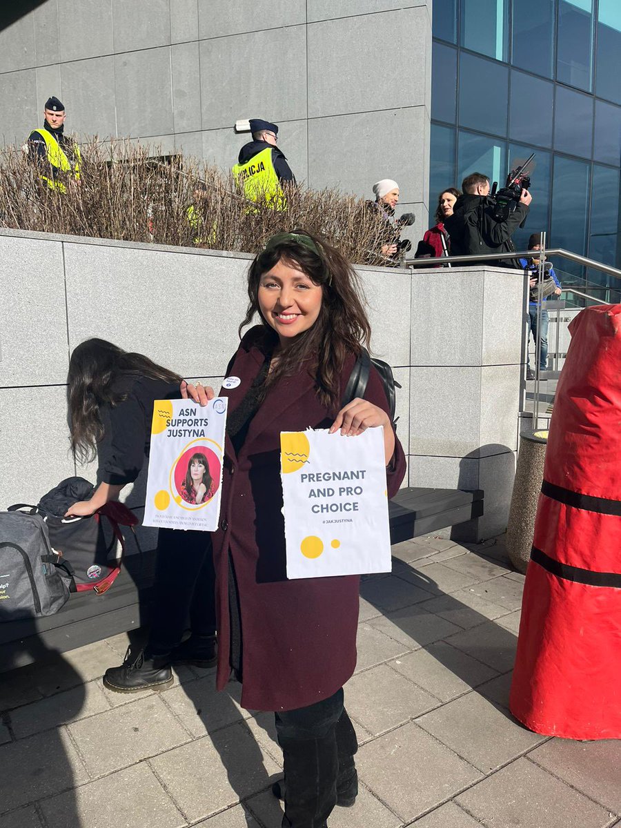 We’re at the court in Warsaw for Justyna’s final trial today. She’s accused of helping a woman access abortion pills in 2020. Sending love and support from everyone at ASN - we’re with you Justyna! #jakJustyna