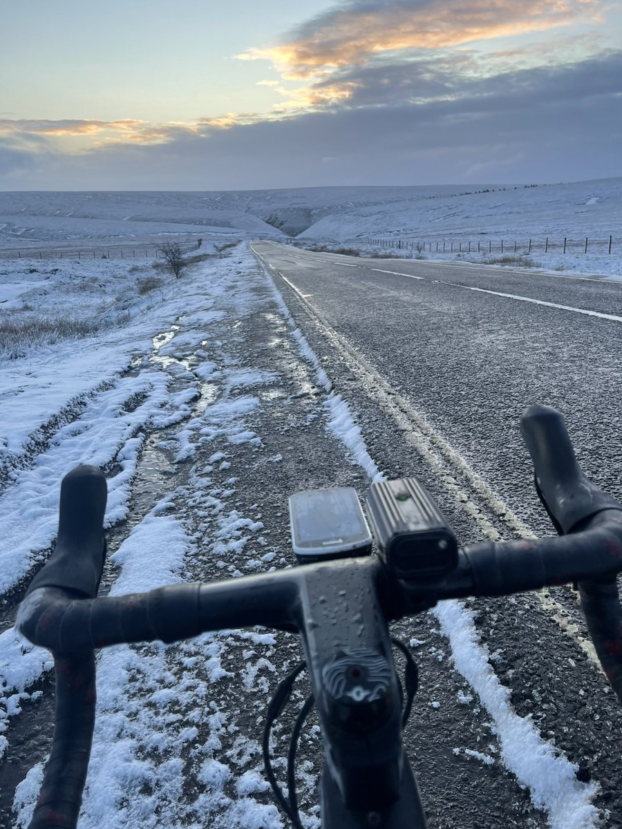 Faction_cc's tweet image. Snake Pass clear and stunning views this morning. Some fresh snow but roads gritted and no ice on road surface. @SnakePassRoad @snakepasswest #snakepass