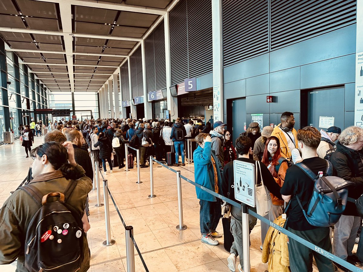 fabianosterwald's tweet photo. The slowest and most terribly organized security check at any airport in Europe - Berlin BER #BER #berlin #airport https://t.co/doLHvWNbeb