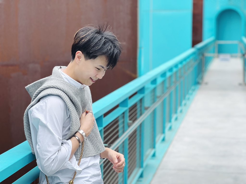 OMJamieViolin's tweet photo. Le moment 
.
.
.
#omjamie #tiffanyblue #pose #mood #style #hermescdc #chromehearts #musician #travel #free #love #smile #natural #boy #grey #ootd #photooftheday #rings #hermes #fashion #pose #spotify #violin #suga #energy #young #chanel #moment #eyesonyou #reflection #valentine https://t.co/wNuhdLBISz