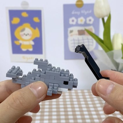 YirunB's tweet image. For such a small toy, it's convenient to have a small storage box.
We supply all kinds of designs of nano blocks, have  OEM&amp;amp;ODM services, samples and mini trail order are allowed.
yiruntoys.com #nanoblocks #miniblock #microblock #diytoys #kidstoys #legobricks #legotoys